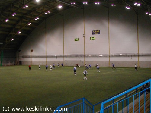 Mikko Manninen rynnii