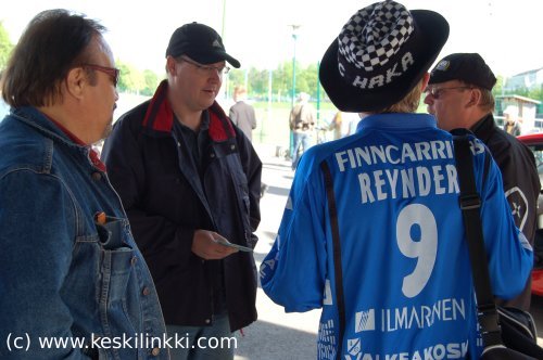 Hakapeliitta ja muita Hakafaneja